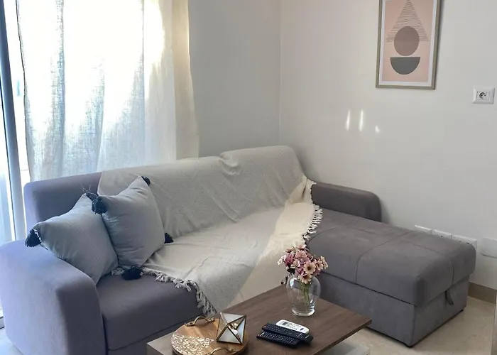 Logement Entier Aux Jardins De Carthage Tunis Apartment